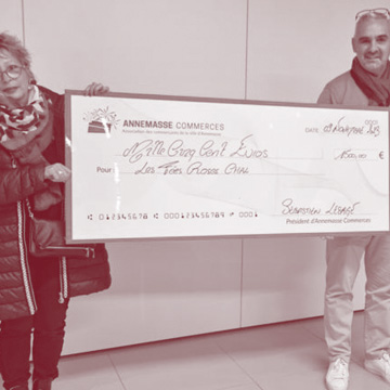 Un chèque de 1 500 euros remis à l’association les Fées roses du Chal